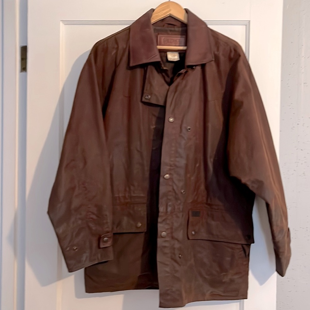 Men’s large Outback leather rain repellent jacket. Great condition.